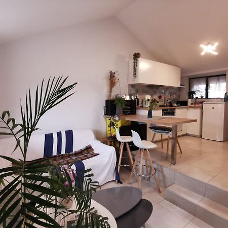Apartamento Hebergeneve Les Terrasses Gex Exterior foto